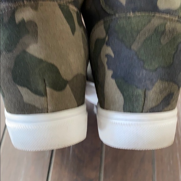 Shoes - Picture 7 of 7